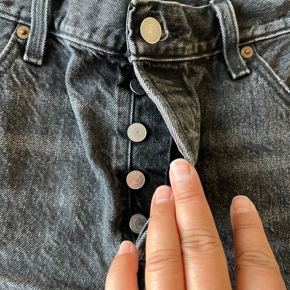 Levis 501 Womens Original Washed Out Black Distressed Cut Off Shorts Size 32 - Picture 3 of 8